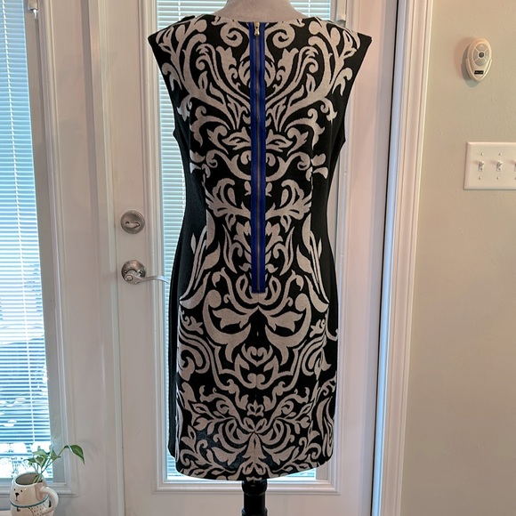 Julian Taylor Dress - Size 8 - Black & Grey Design With & Gold Zipper - Picture 6 of 8